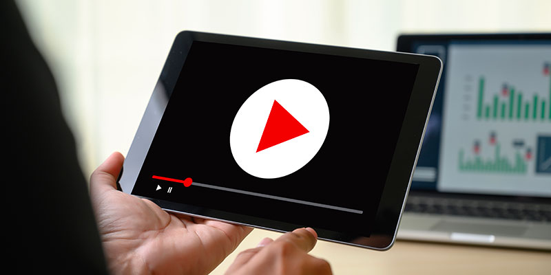 Projection de la vidéo réalisée par le CMJ